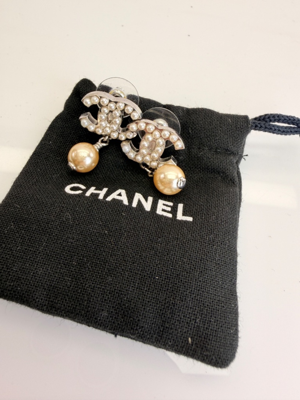 Chanel Pearl CC Drop Earrings - Picture 7 of 13